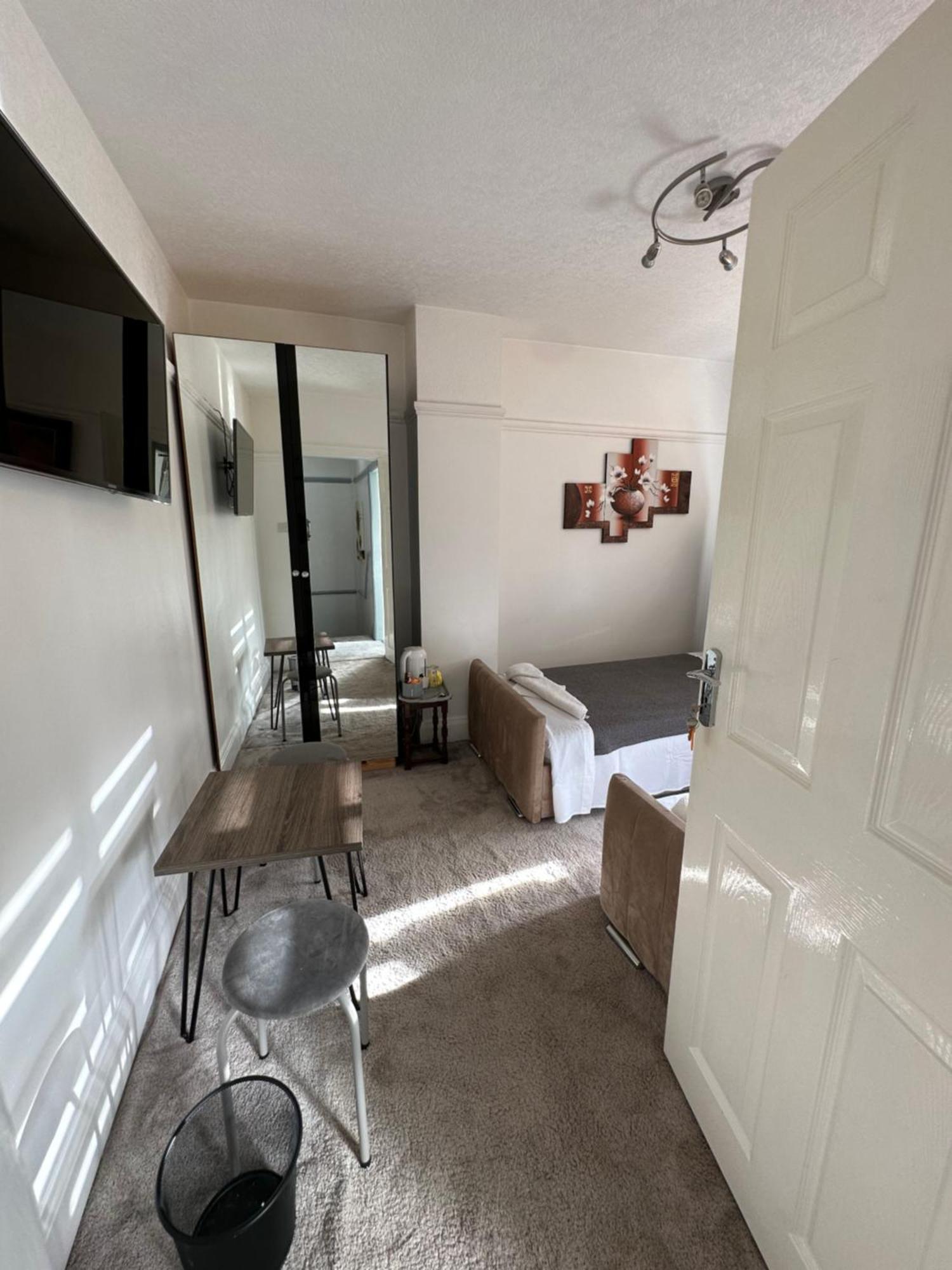 Sheri'S Home Away London Luaran gambar